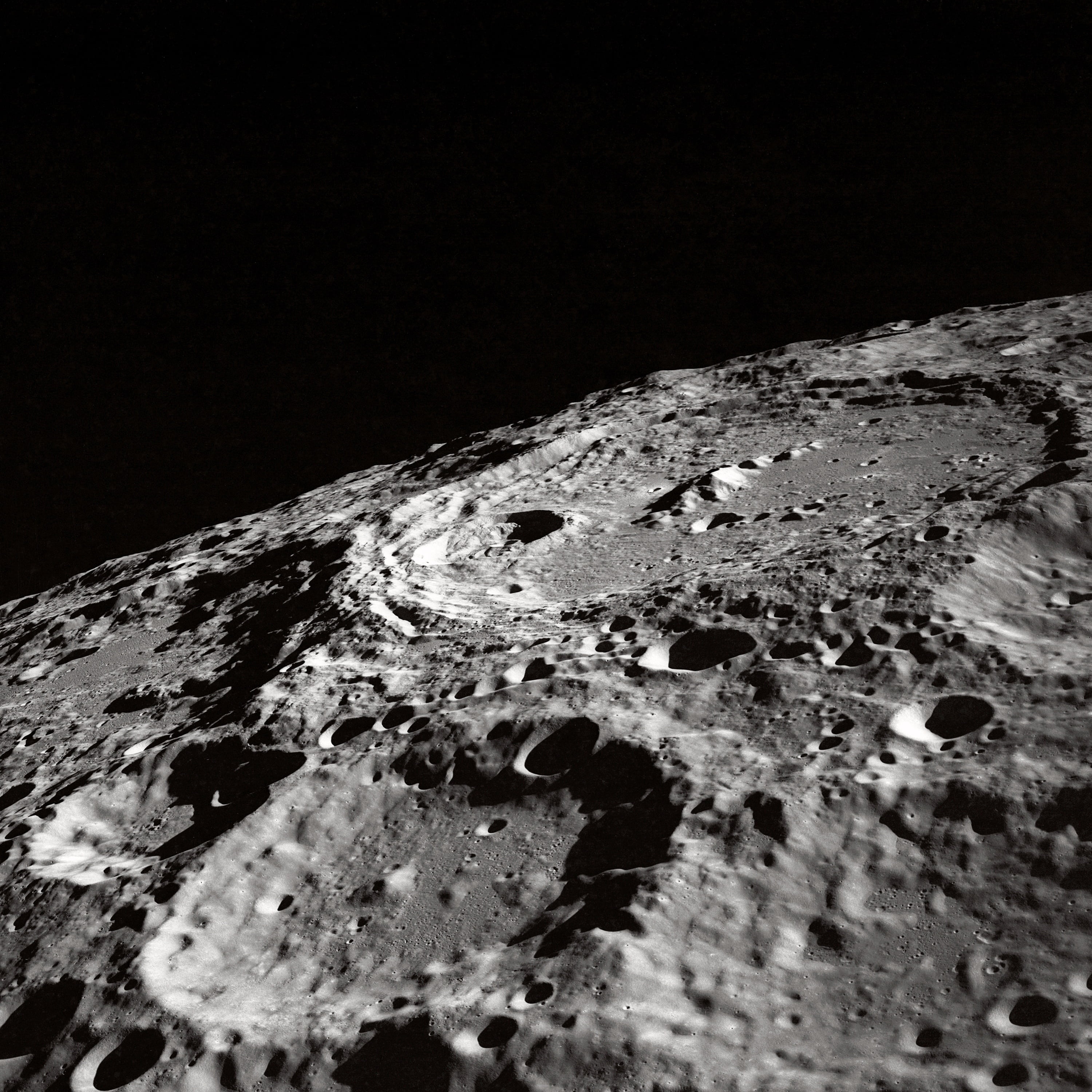 Rocket, spectroscopy and algorithms: the real lunar impact versus fake videos