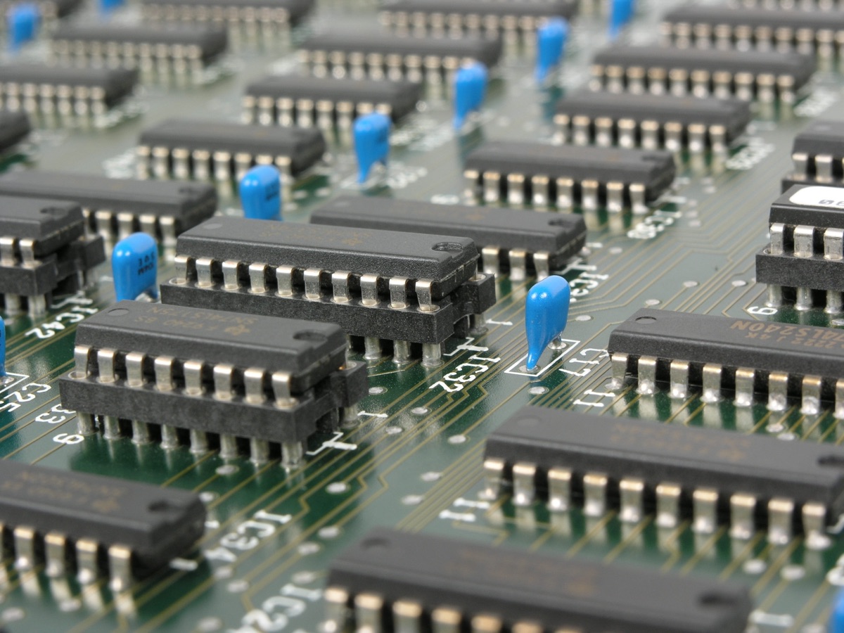 Memory that computes: closed-loop in-memory computing from Politecnico di Milano and the next frontier of AI