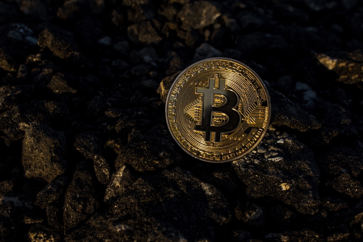 Contrasting Flows in the Crypto Market: Weakness of the Big Coins, Resilience of XRP and Solana