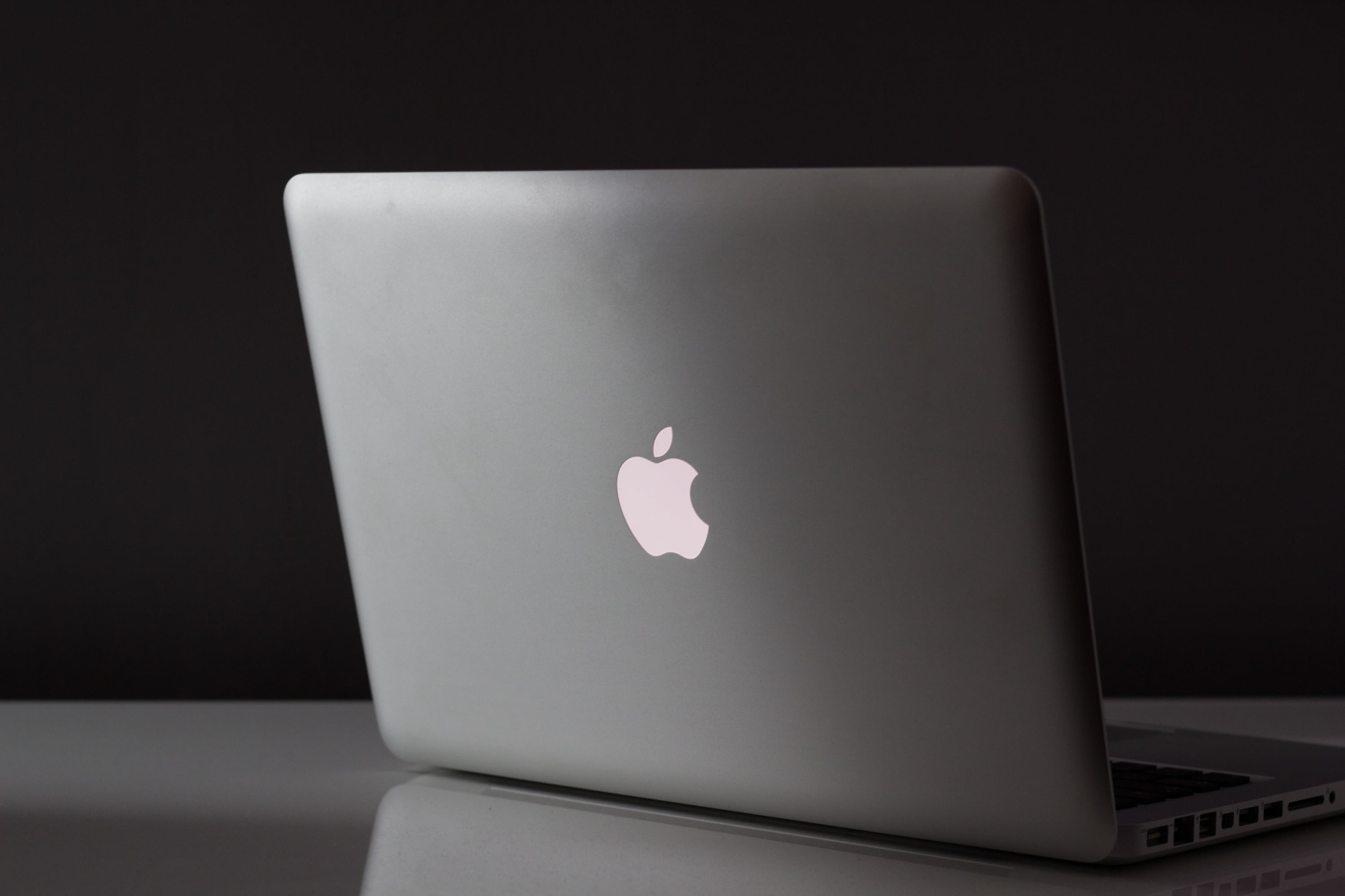 Apple vs. OpenAI: When a Partner Becomes a Rival and Trade Secrets End Up in the Crosshairs of Artificial Intelligence