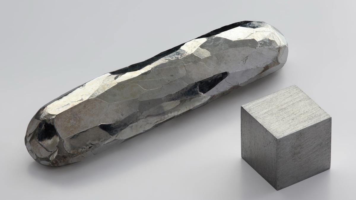 Strategic Materials and AI: the Immateriality Myth Debunked