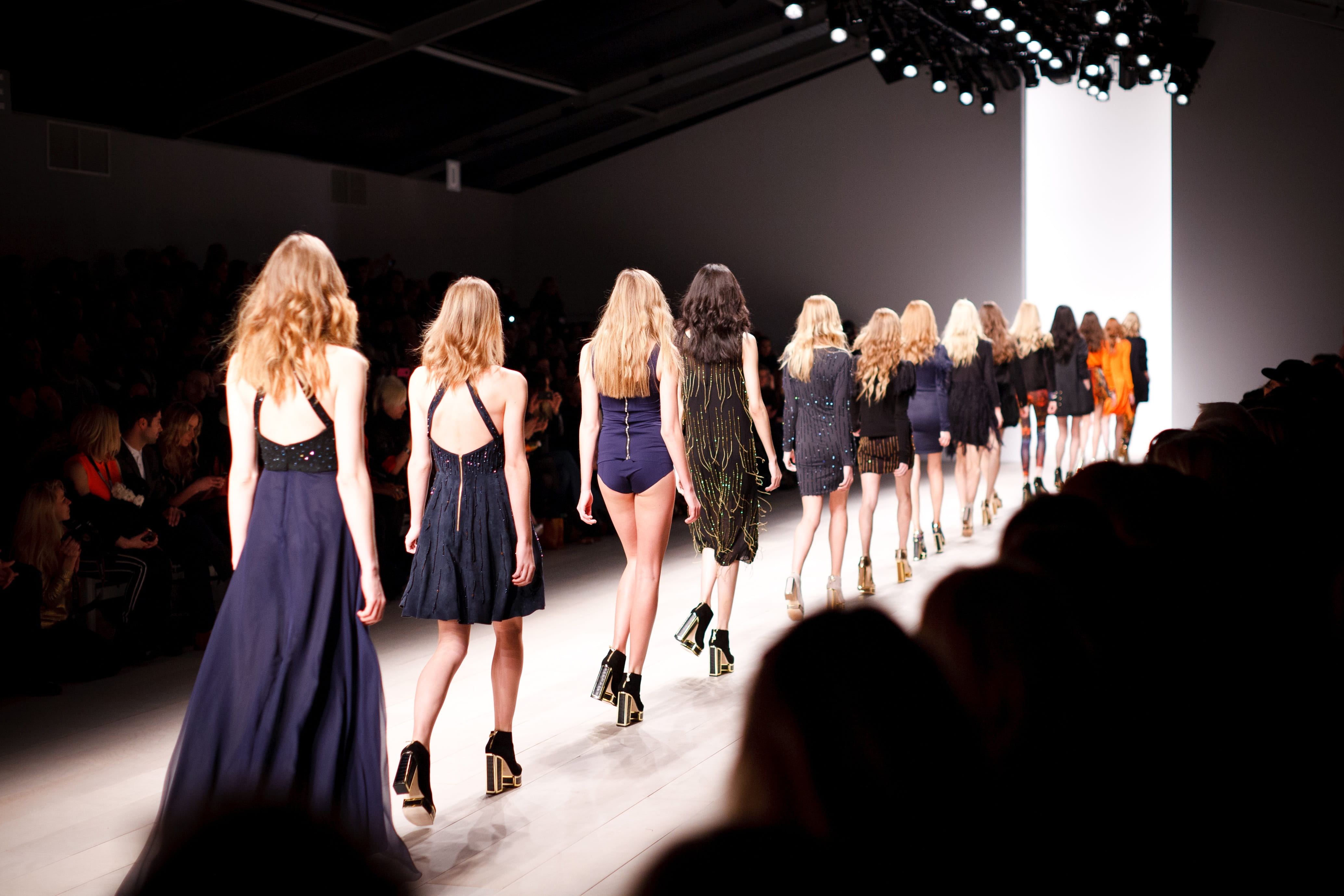 ChatGPT ti fa provare i vestiti: cosa fa il nuovo "Try On" e cosa non dice